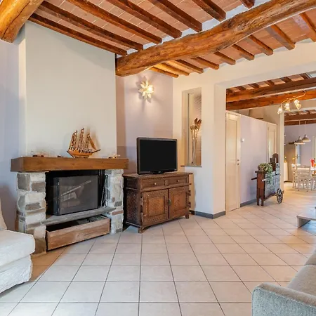 Tiziana Villa *