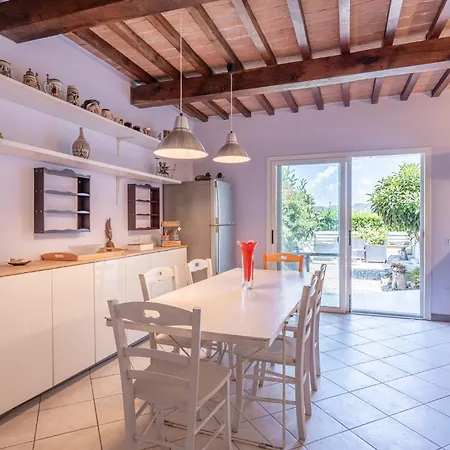 Tiziana Villa